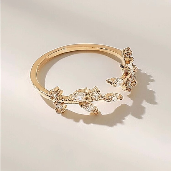 Gold 4/$25 Rhinestone Leaf Ring - Picture 2 of 2